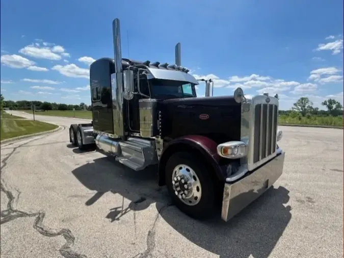 2021 Peterbilt 389