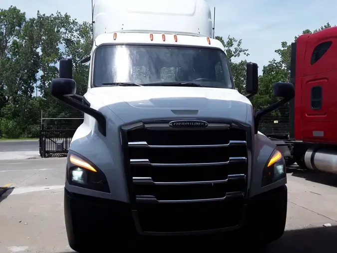 2020 FREIGHTLINER NEW CASCADIA 116