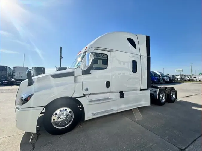 2023 Freightliner Cascadia 126