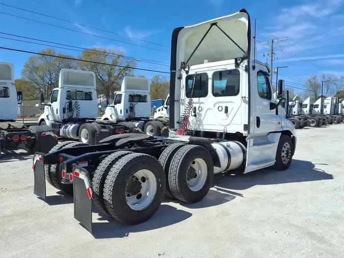 2020 FREIGHTLINER/MERCEDES CASCADIA 125