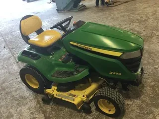 2016 John Deere x380