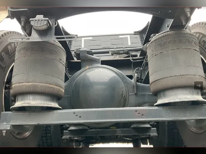 2025 VOLVO VNL64T740a5091815d1d32e2854f426ef3312c713