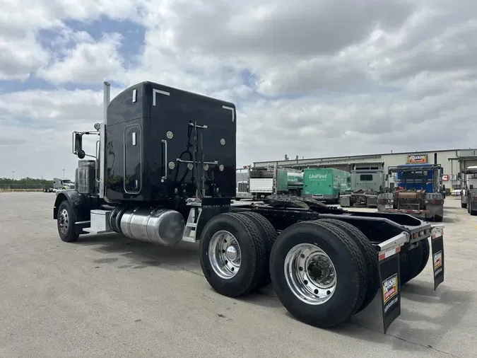2020 Peterbilt 389