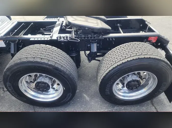 2021 VOLVO VNR640a50eec8b104a2a07b06cd049472d0319