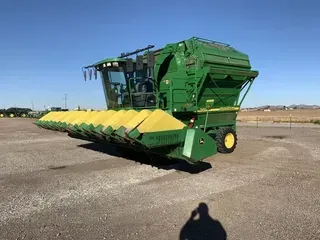 2005 John Deere 7460