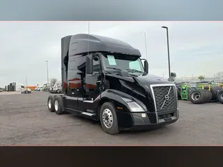 2022 Volvo VNL760