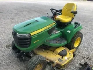 2018 John Deere X750