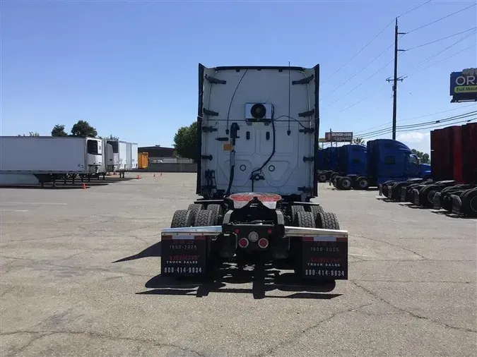 2020 FREIGHTLINER CA126