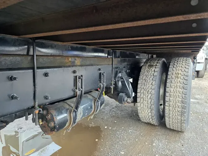 2018 FREIGHTLINER M2 106