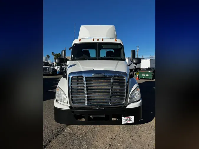 2015 FREIGHTLINER/MERCEDES CASCADIA 125