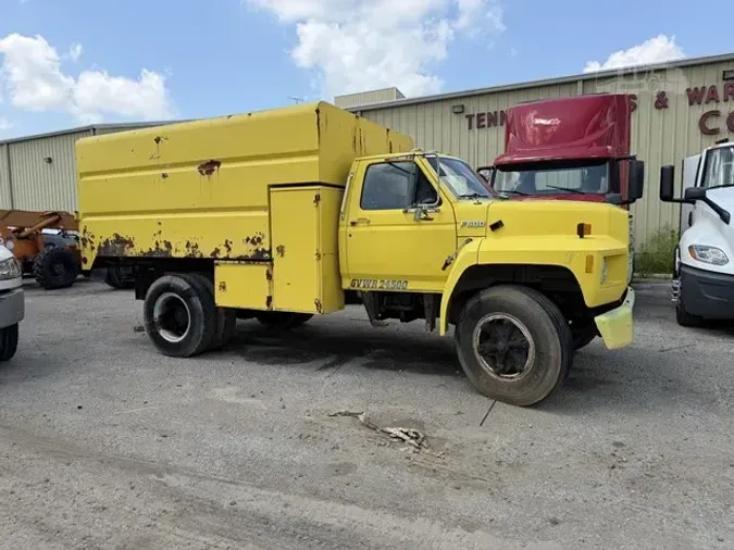 1993 FORD F600