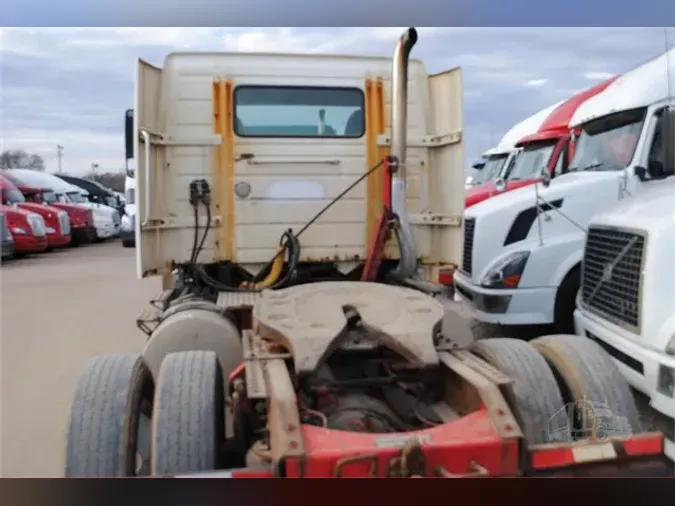 2006 VOLVO VNL42T300