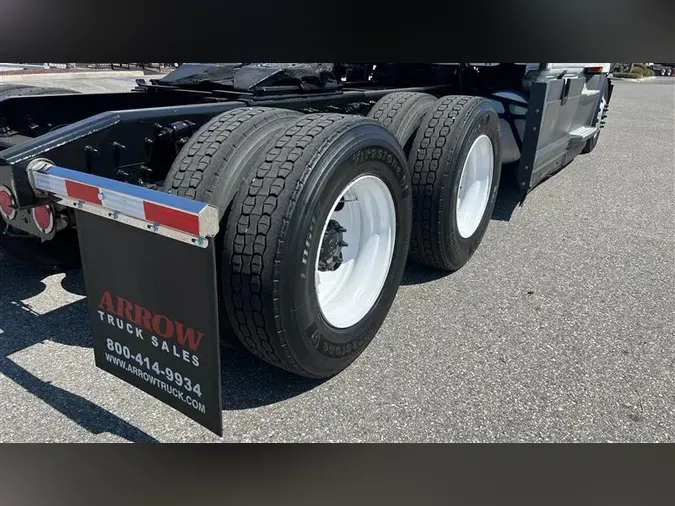 2021 FREIGHTLINER CA126