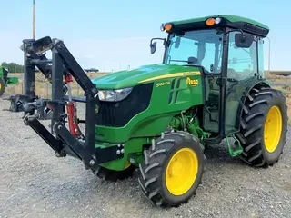 2017 John Deere 5100GN