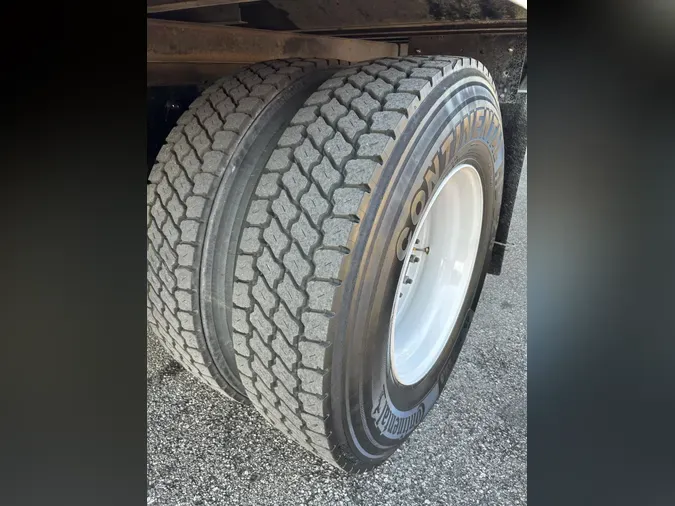 2020 Freightliner Business Class M2 106