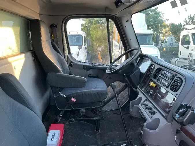 2017 Freightliner M2