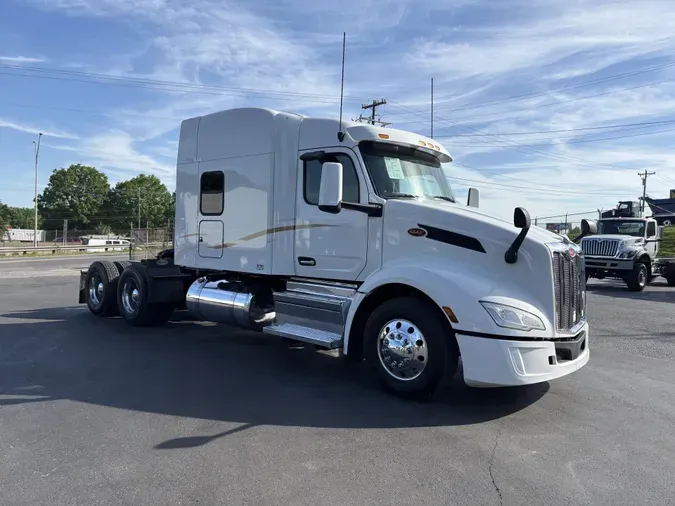 2022 Peterbilt 579a5313716b5d6a76fbaf245e7a420a9d2