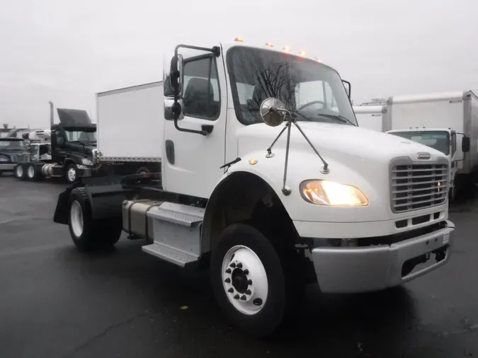 2016 FREIGHTLINER/MERCEDES M2 106