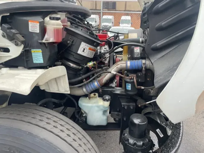 2017 FREIGHTLINER M2 106