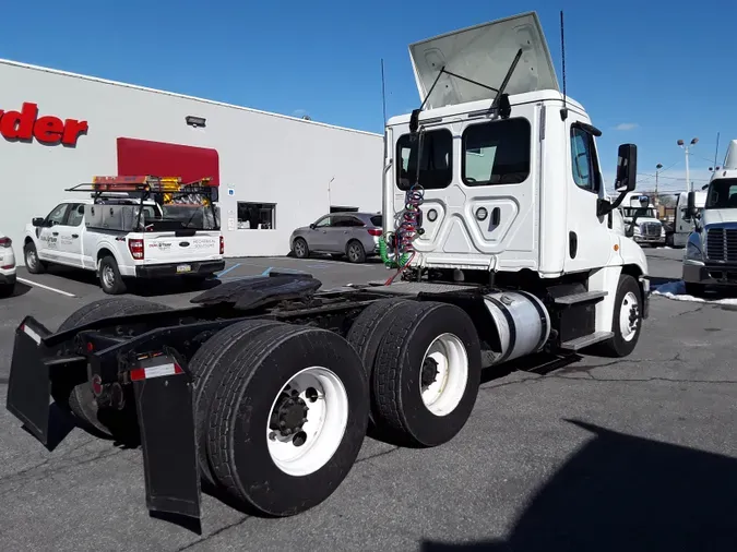 2019 FREIGHTLINER/MERCEDES CASCADIA 125