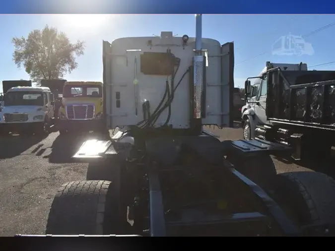 2005 FREIGHTLINER COLUMBIA 112