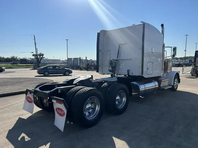 2020 Peterbilt 389