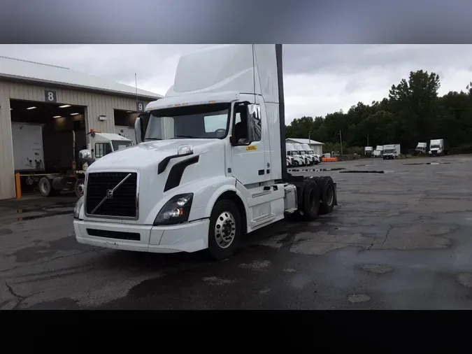 2018 Volvo VNL300