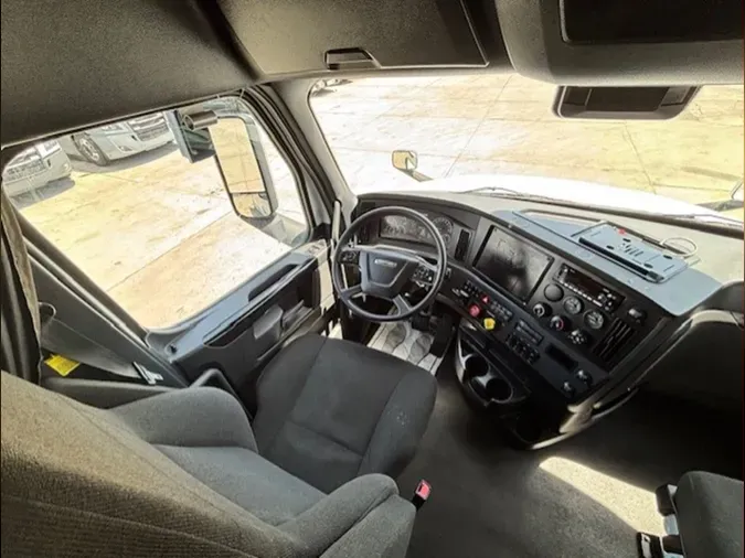 2023 Freightliner Cascadia 126