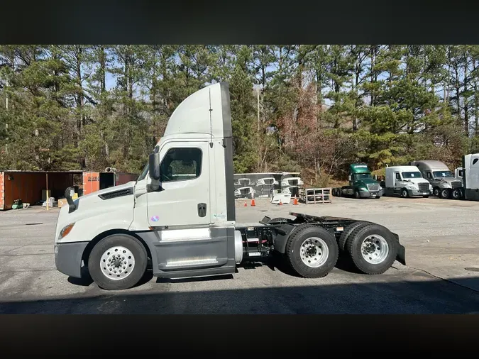 2019 Freightliner Cascadia 126