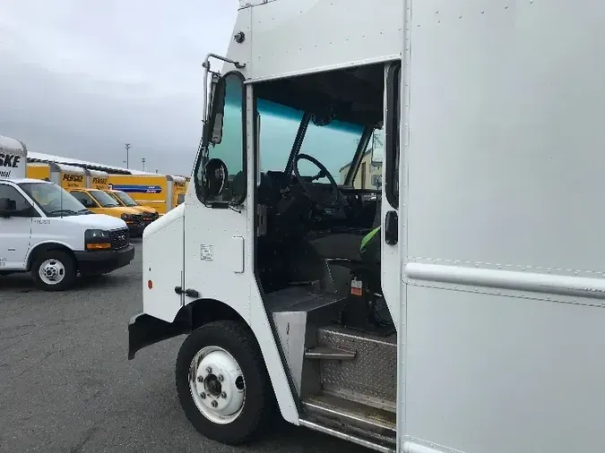 2017 Freightliner Custom MT45G