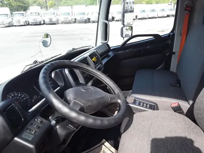2018 HINO HINO 338