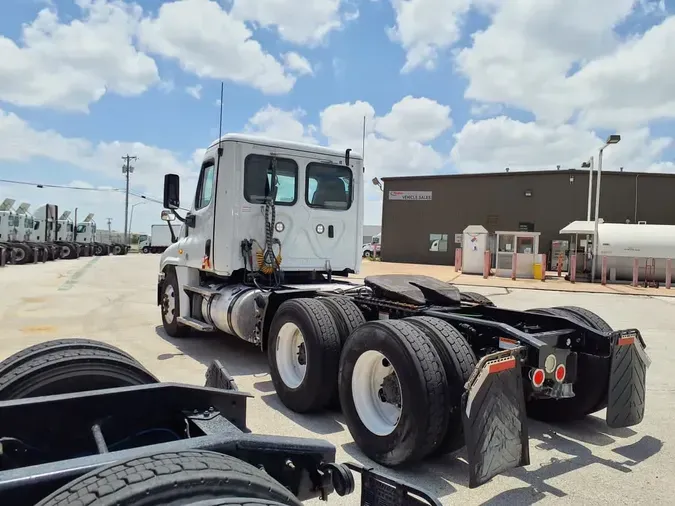 2020 FREIGHTLINER CASCADIA 125