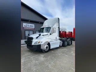 2019 FREIGHTLINER CASCADIA 126