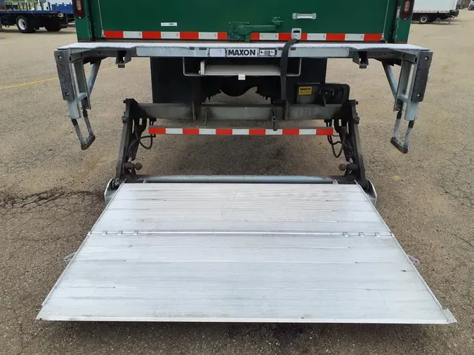 2018 FREIGHTLINER M2 106