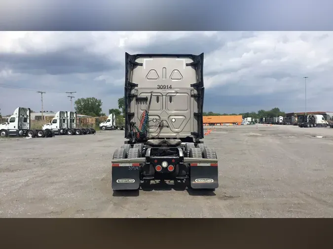 2024 Freightliner Cascadia