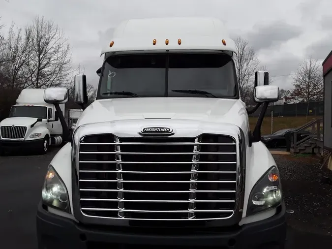 2020 FREIGHTLINER/MERCEDES CASCADIA 125