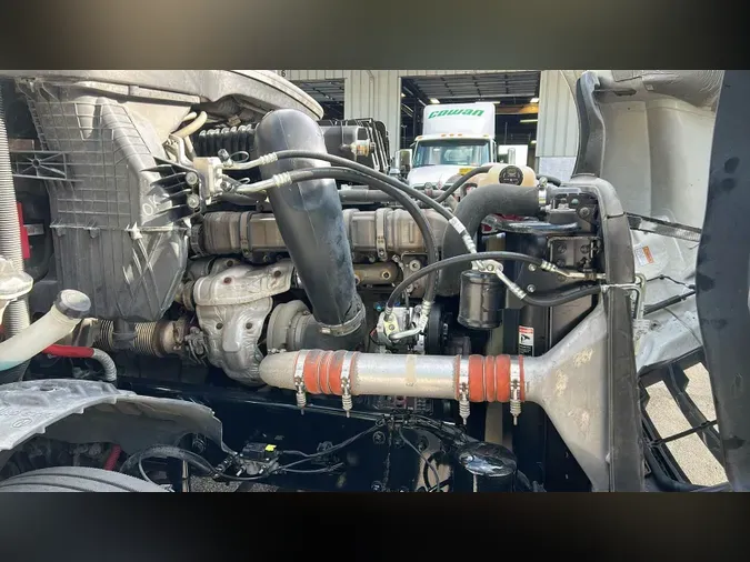 2021 Freightliner Cascadia 126