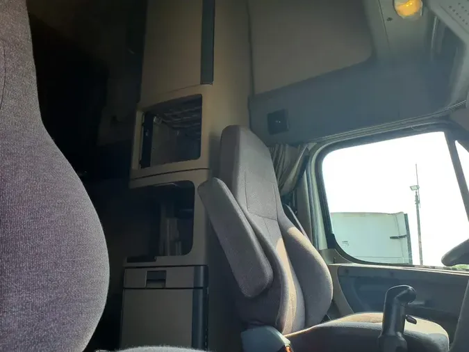 2019 FREIGHTLINER CASCADIA 125