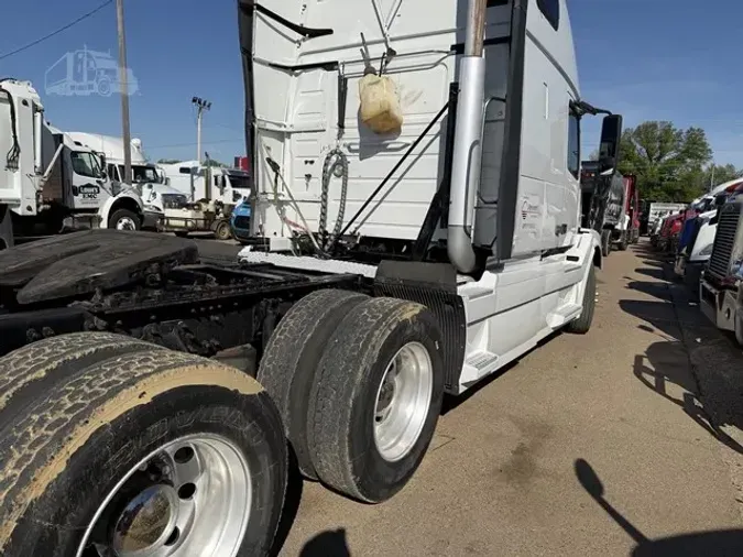 2011 VOLVO VNL64T670a54ad2e9bb7bc6c129492624b9f958a1