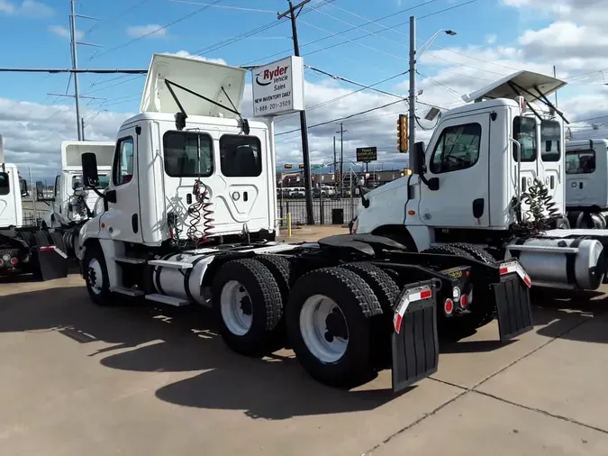 2019 FREIGHTLINER/MERCEDES CASCADIA 125