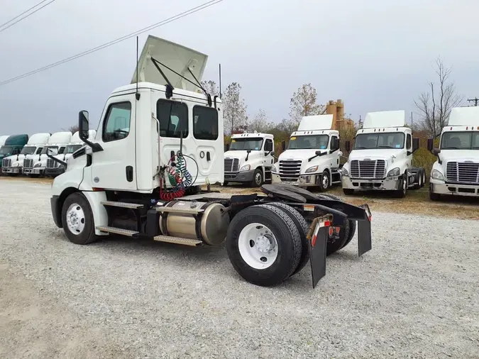 2020 FREIGHTLINER/MERCEDES NEW CASCADIA 126
