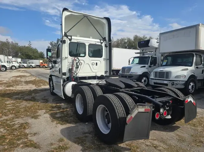 2019 FREIGHTLINER/MERCEDES CASCADIA 125
