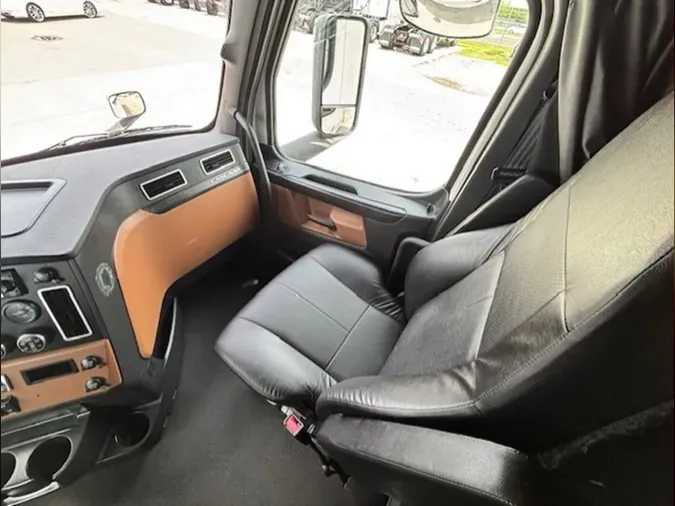 2024 Freightliner Cascadia 126