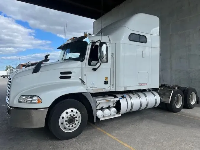 2015 MACK CXU613