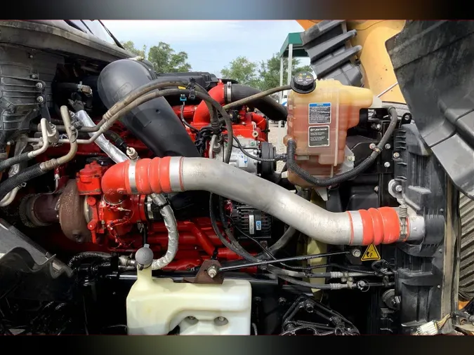 2022 INT LT625 6x4