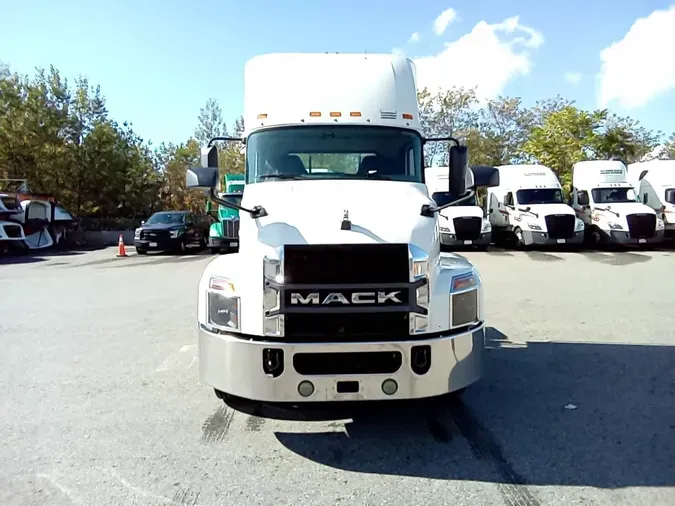 2020 Mack Anthem