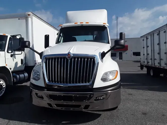 2019 NAVISTAR INTERNATIONAL LT625 DAYCAB T/A