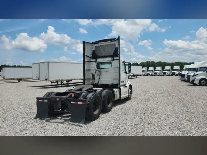 2019 Volvo VNL300