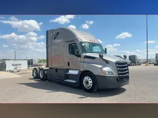 2022 Freightliner Cascadia 126