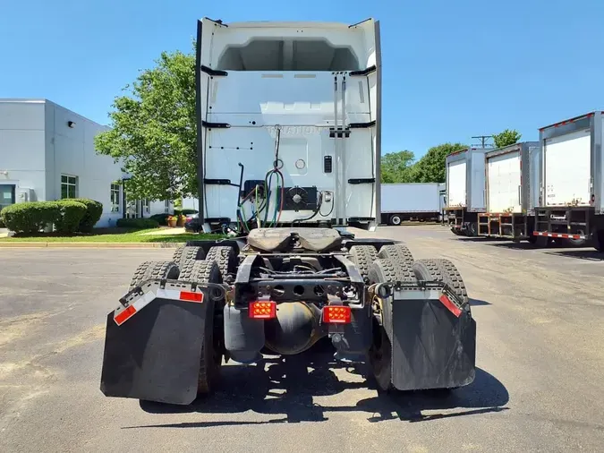 2019 NAVISTAR INTERNATIONAL LT625 SLPR CAB
